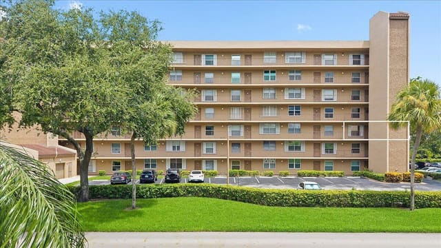 4570 NW 18TH Avenue 310, sold in ZIP 33064, Deerfield Beach, FL