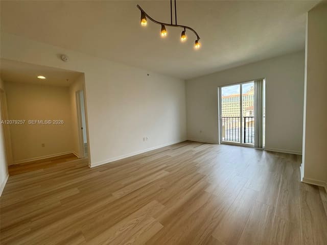 10 Aragon Avenue 1008, Coral Gables, FL 33134