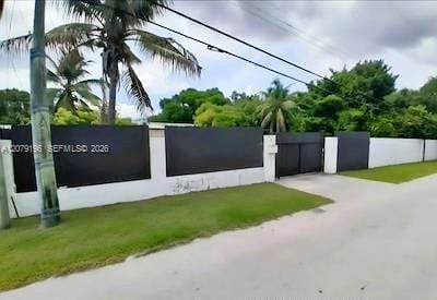 759 S Biscayne River Drive, Miami, FL 33169