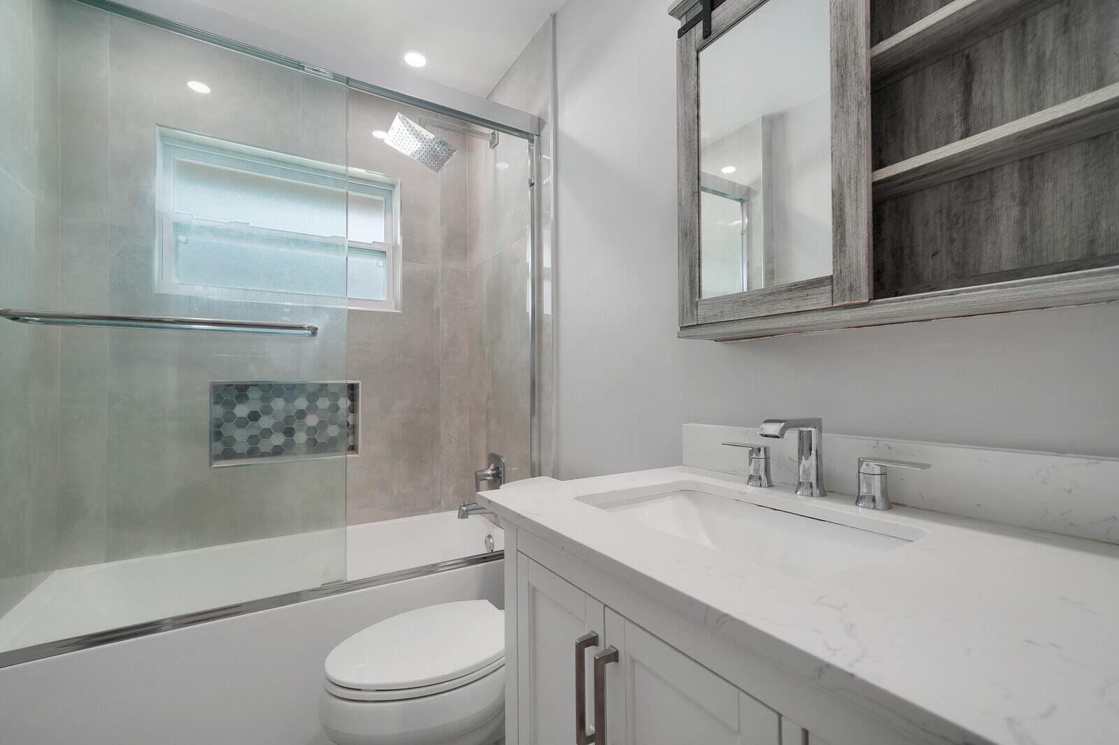 230 Ponce De Leon Street — photo 2