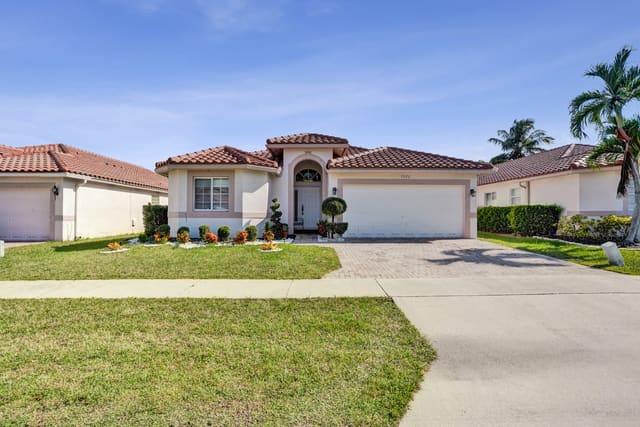 7572 Parkside Lane, Margate, FL 33063