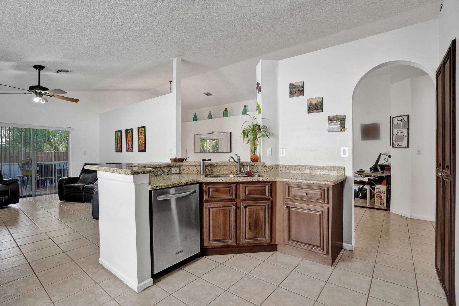 7572 Parkside Lane, Margate, FL 33063 photo 17