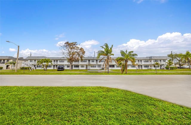301 NW 32nd Court 1-22, Pompano Beach, FL 33064