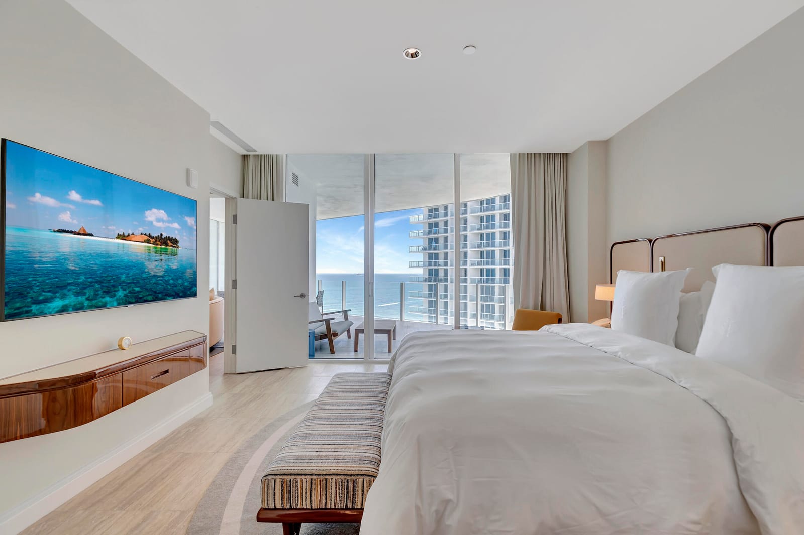 525 N FORT LAUDERDALE BEACH Boulevard 1707 — photo 4