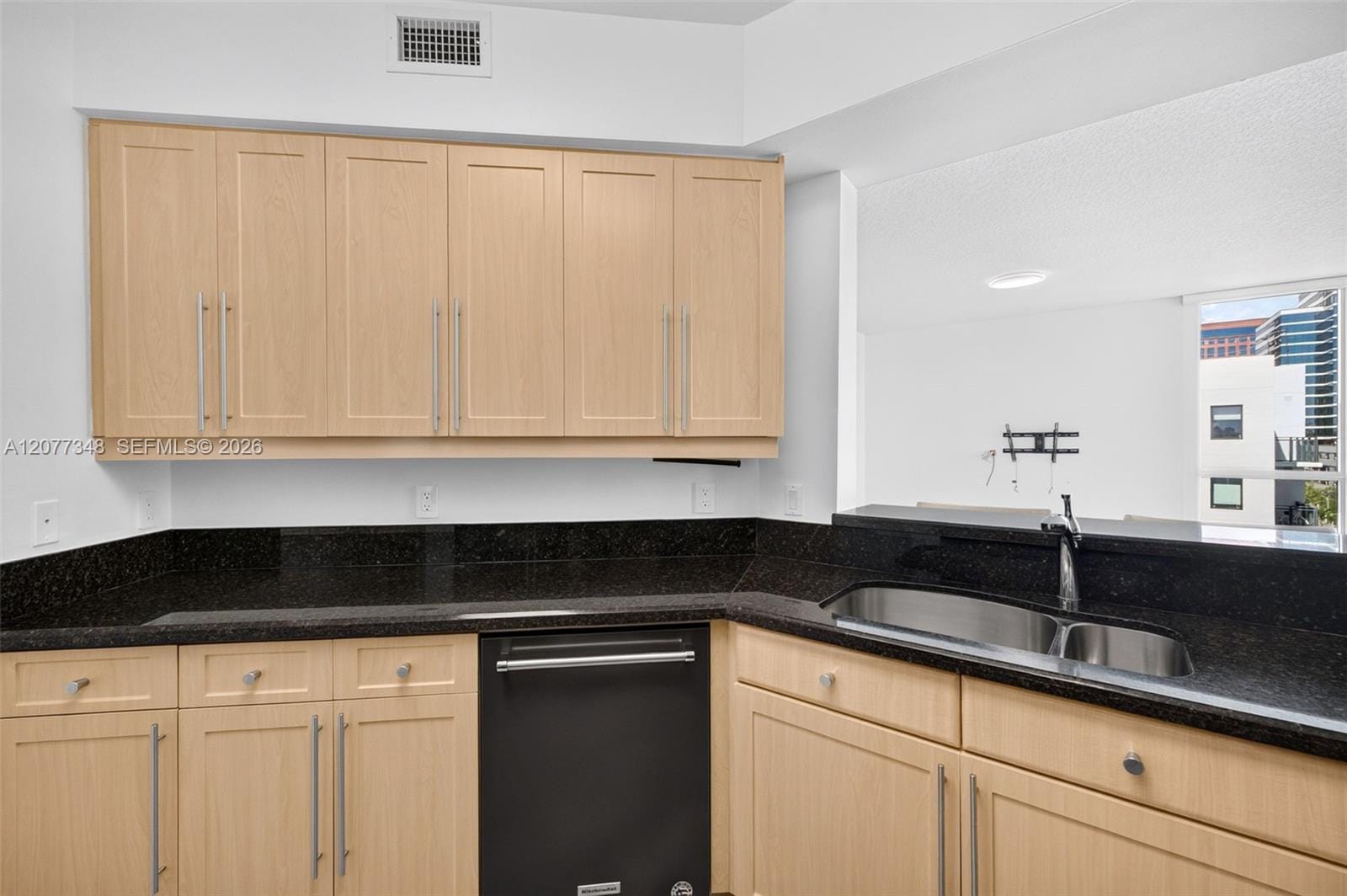 111 SE 8th Avenue 705 — photo 12