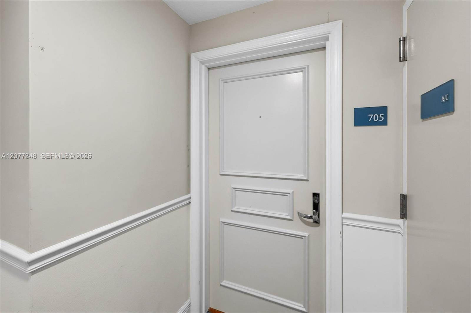 111 SE 8th Avenue 705 — photo 9