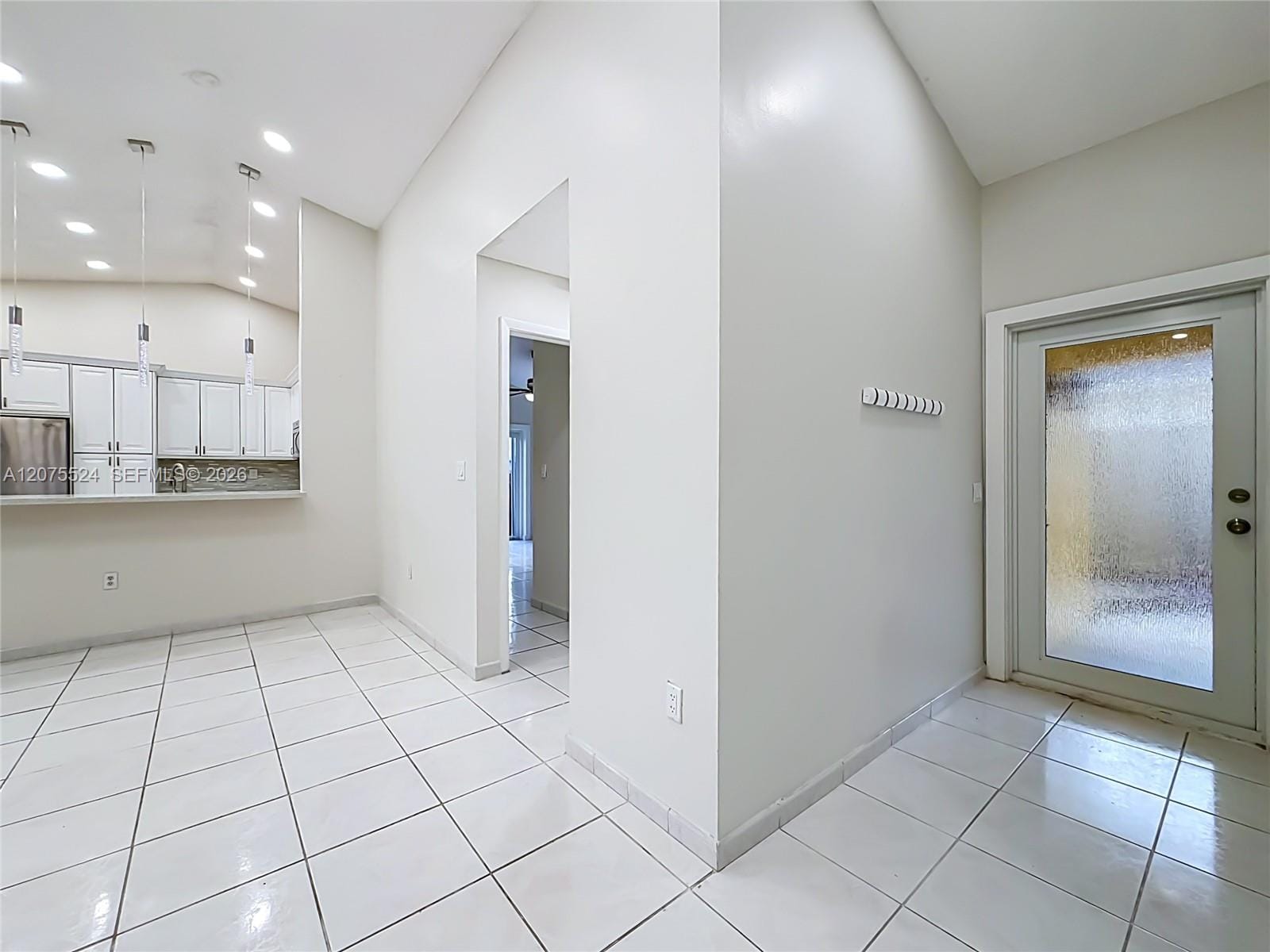 15071 S Waterford Drive 15071 — photo 6