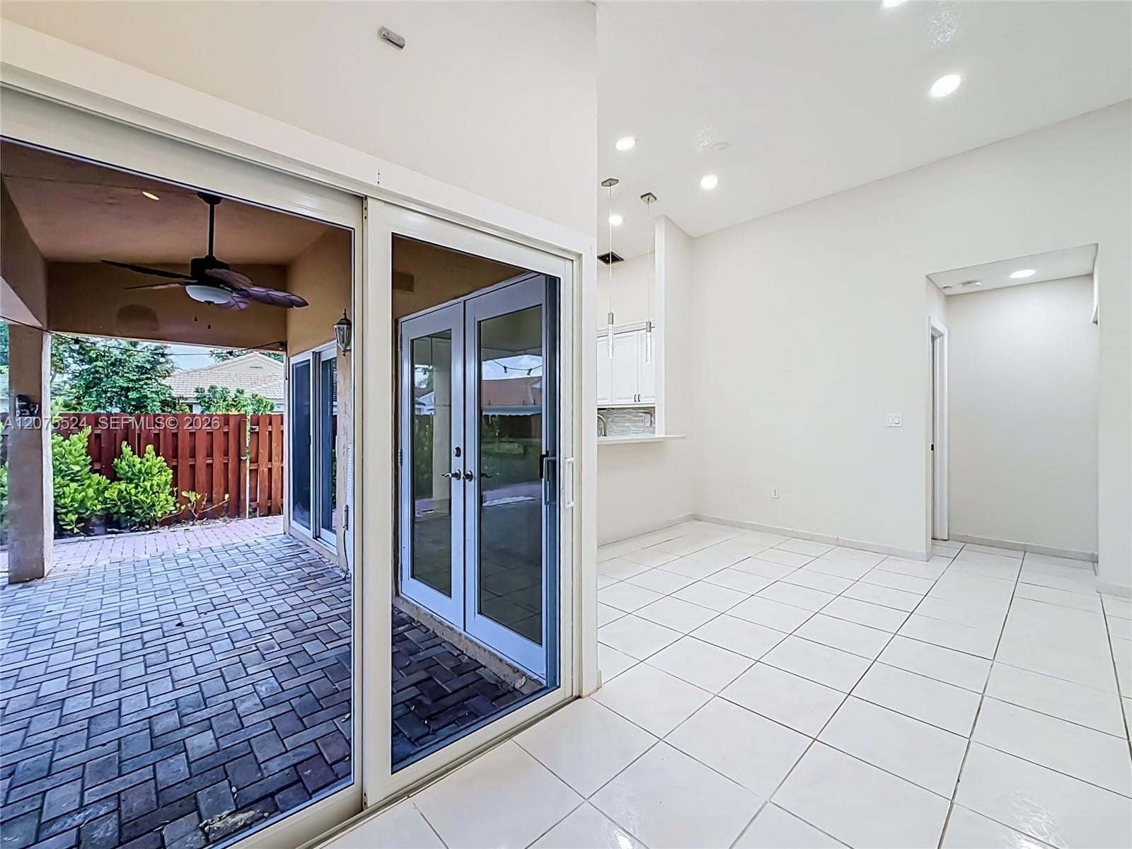 15071 S Waterford Drive 15071 — photo 10
