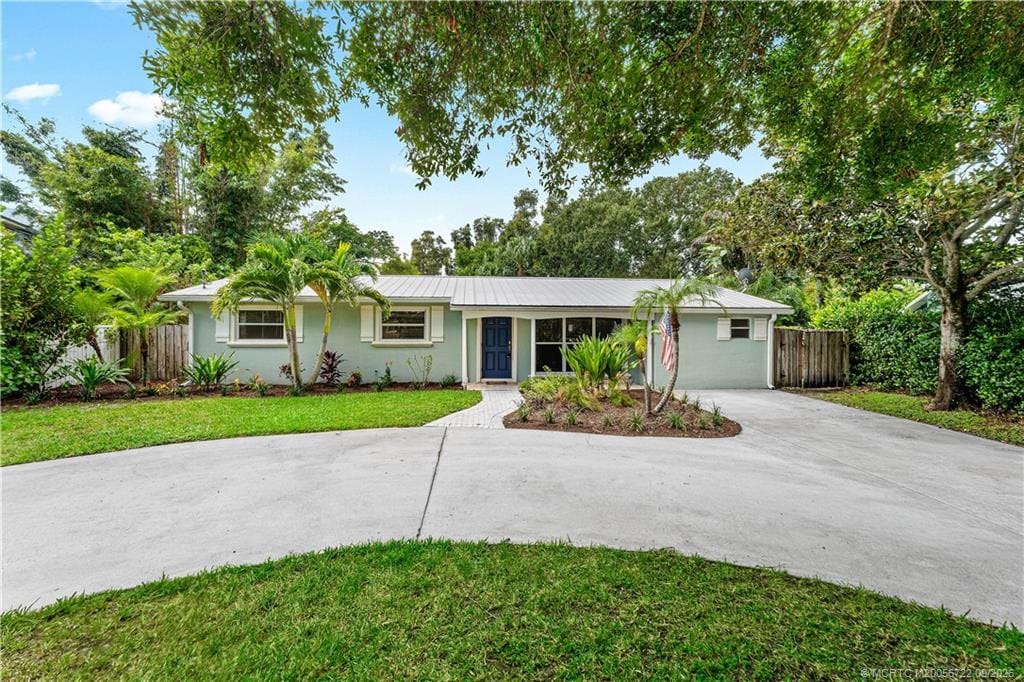502 SE Edgewood Drive, Stuart, FL 34996 photo 1