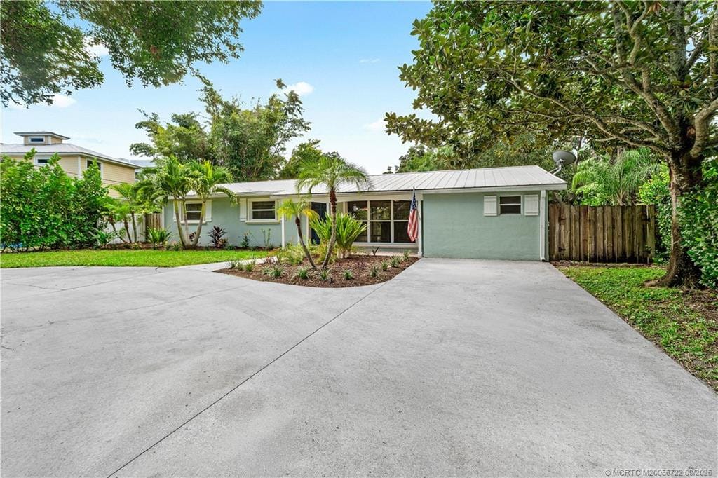 502 SE Edgewood Drive, Stuart, FL 34996 photo 2