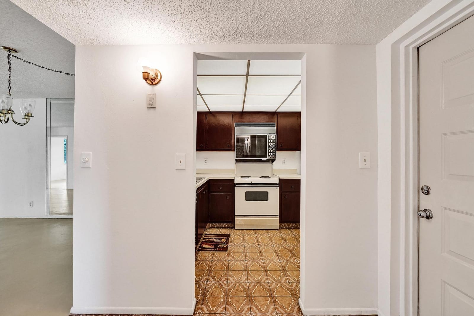 1811 SABAL PALM Drive 203, Davie, FL 33324 photo 5