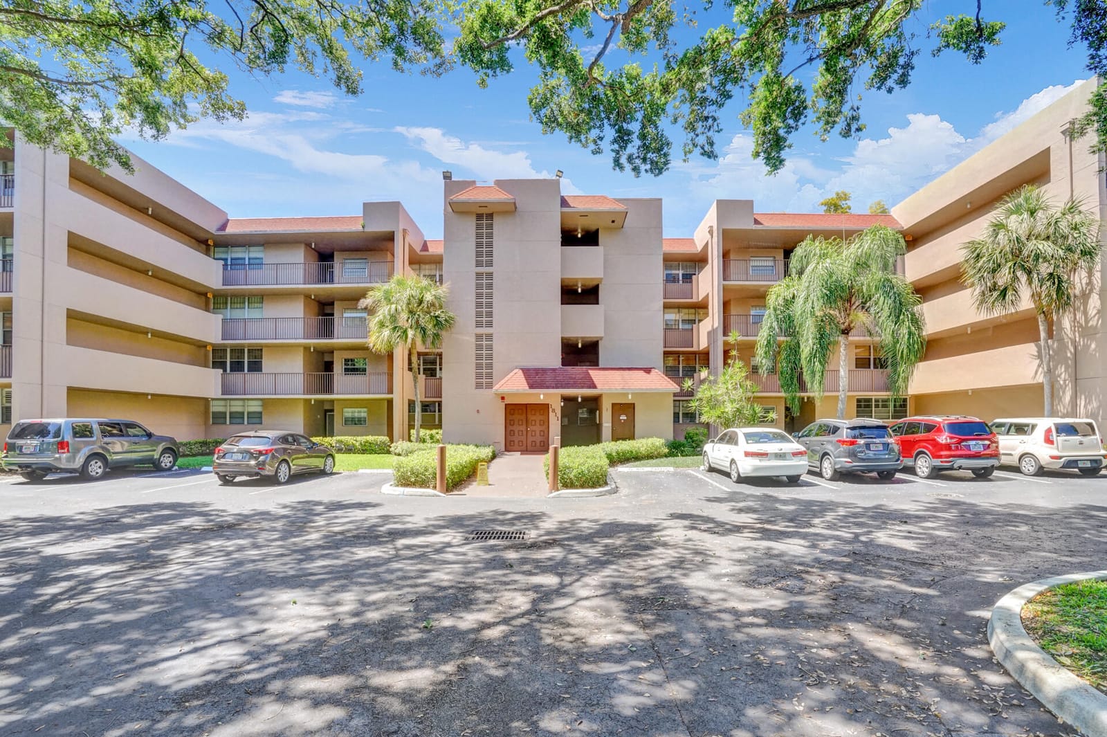 1811 SABAL PALM Drive 203, Davie, FL 33324