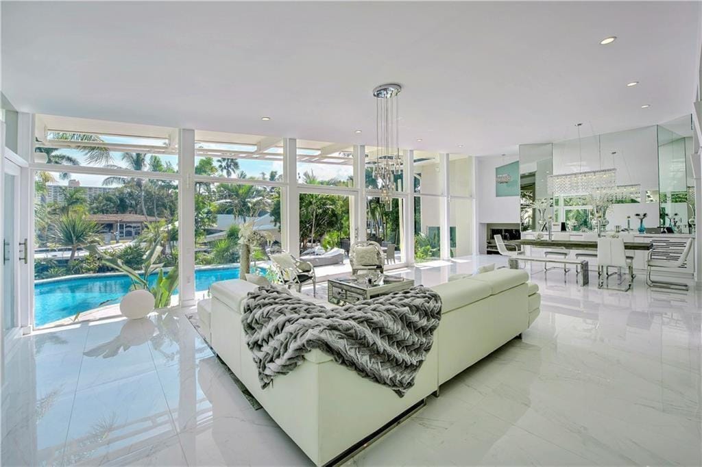 28 PELICAN Drive, Fort Lauderdale, FL 33301 photo 2
