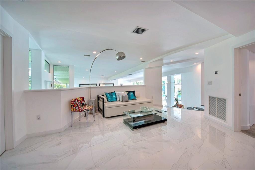 28 PELICAN Drive, Fort Lauderdale, FL 33301 photo 11
