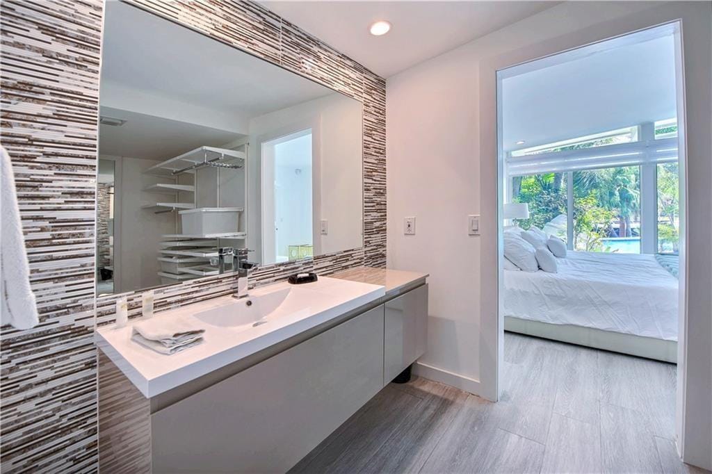 28 PELICAN Drive, Fort Lauderdale, FL 33301 photo 20