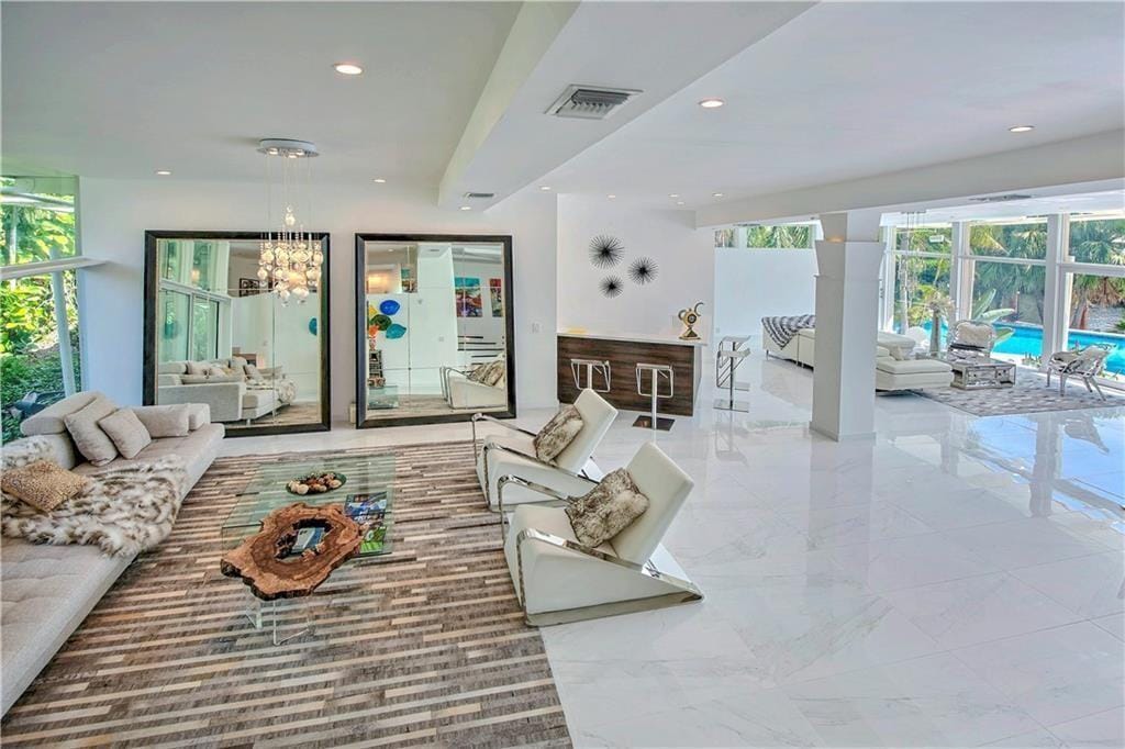 28 PELICAN Drive, Fort Lauderdale, FL 33301 photo 4