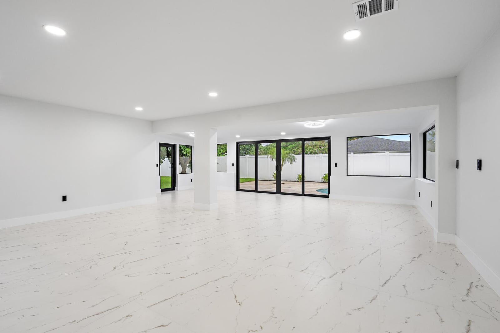 360 Saturn Avenue, Tequesta, FL 33469 photo 8