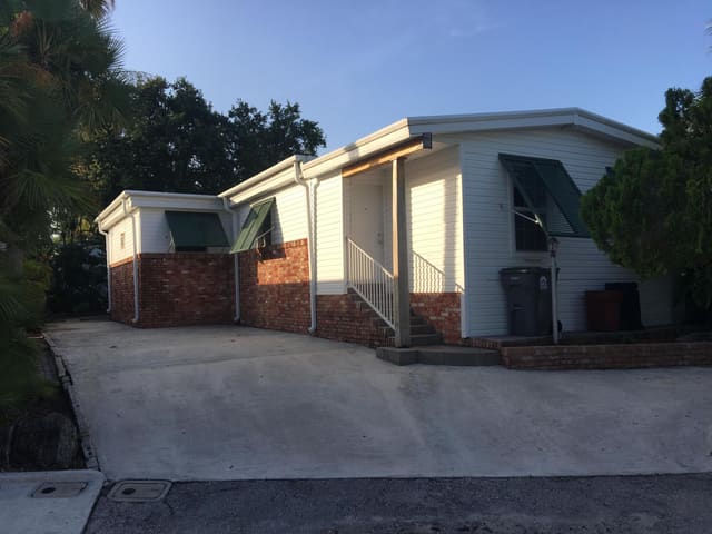 2911 Tangerine Lane, West Palm Beach, FL 33403