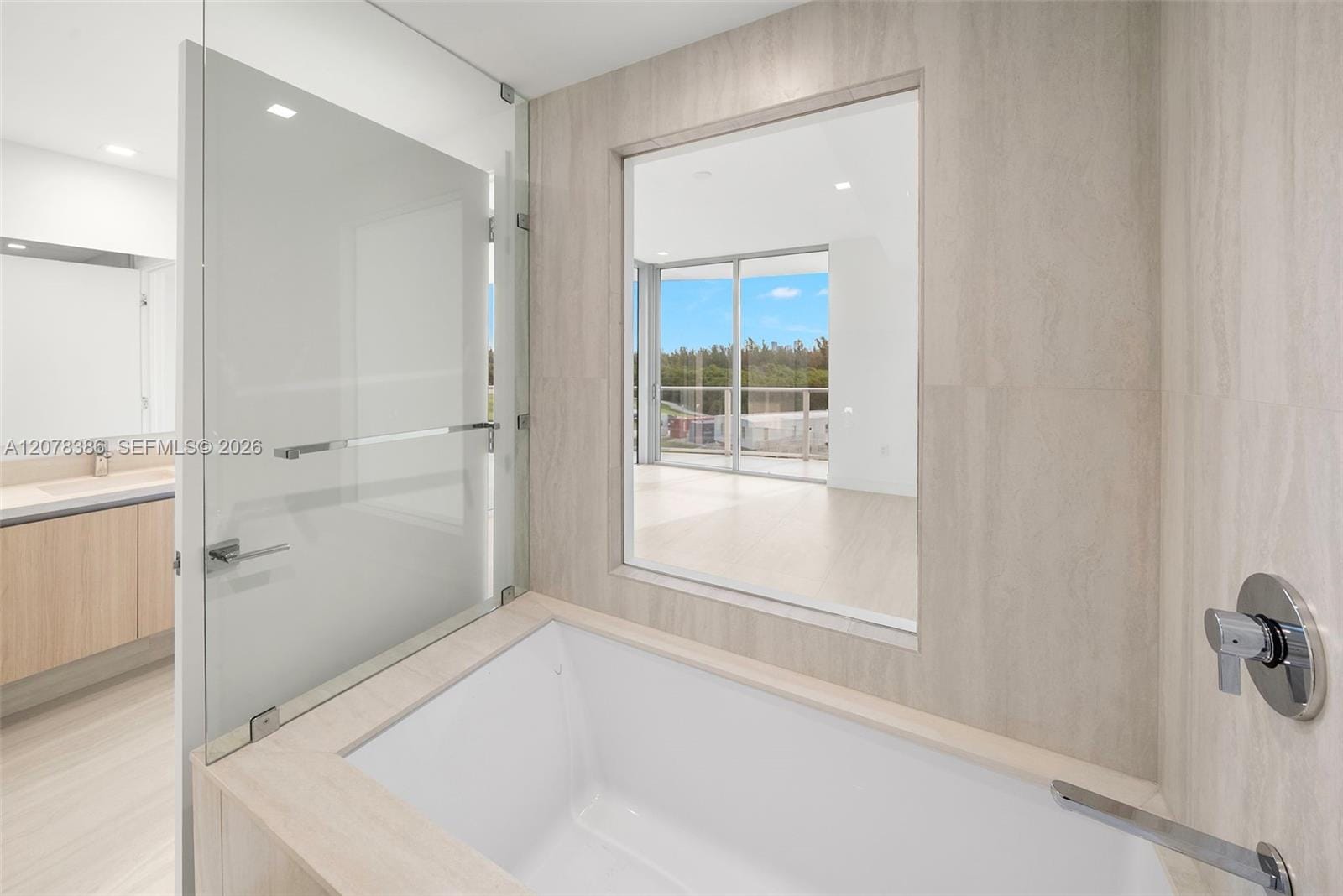 2411 Laguna Circle 311 — photo 9