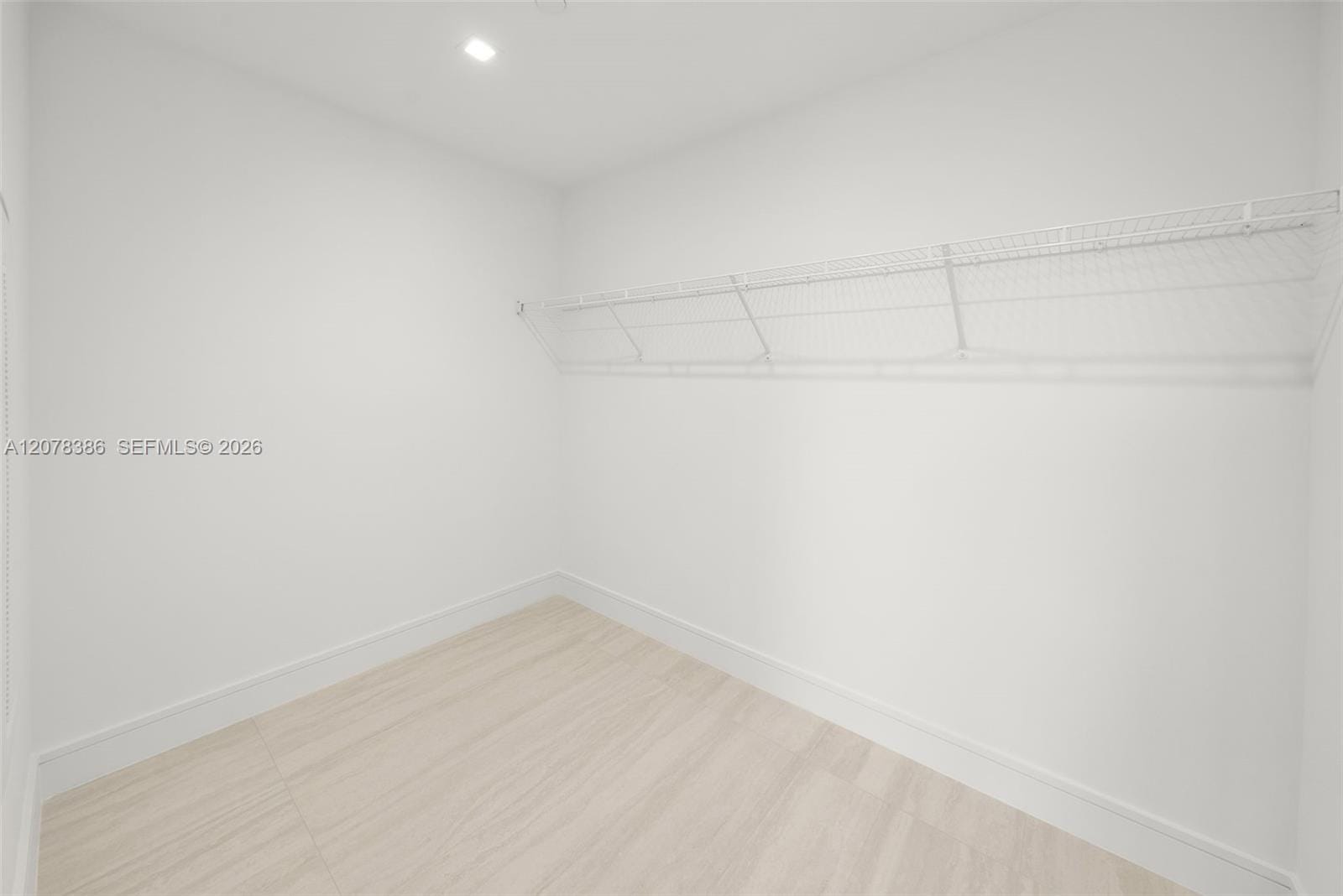2411 Laguna Circle 311 — photo 12
