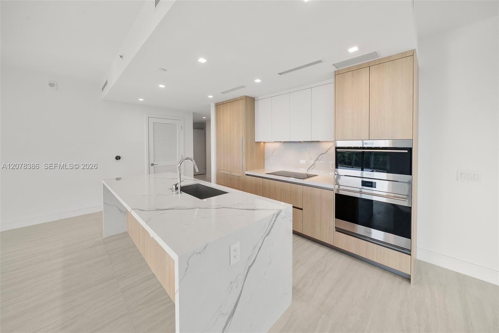 2411 Laguna Circle 311 — photo 4
