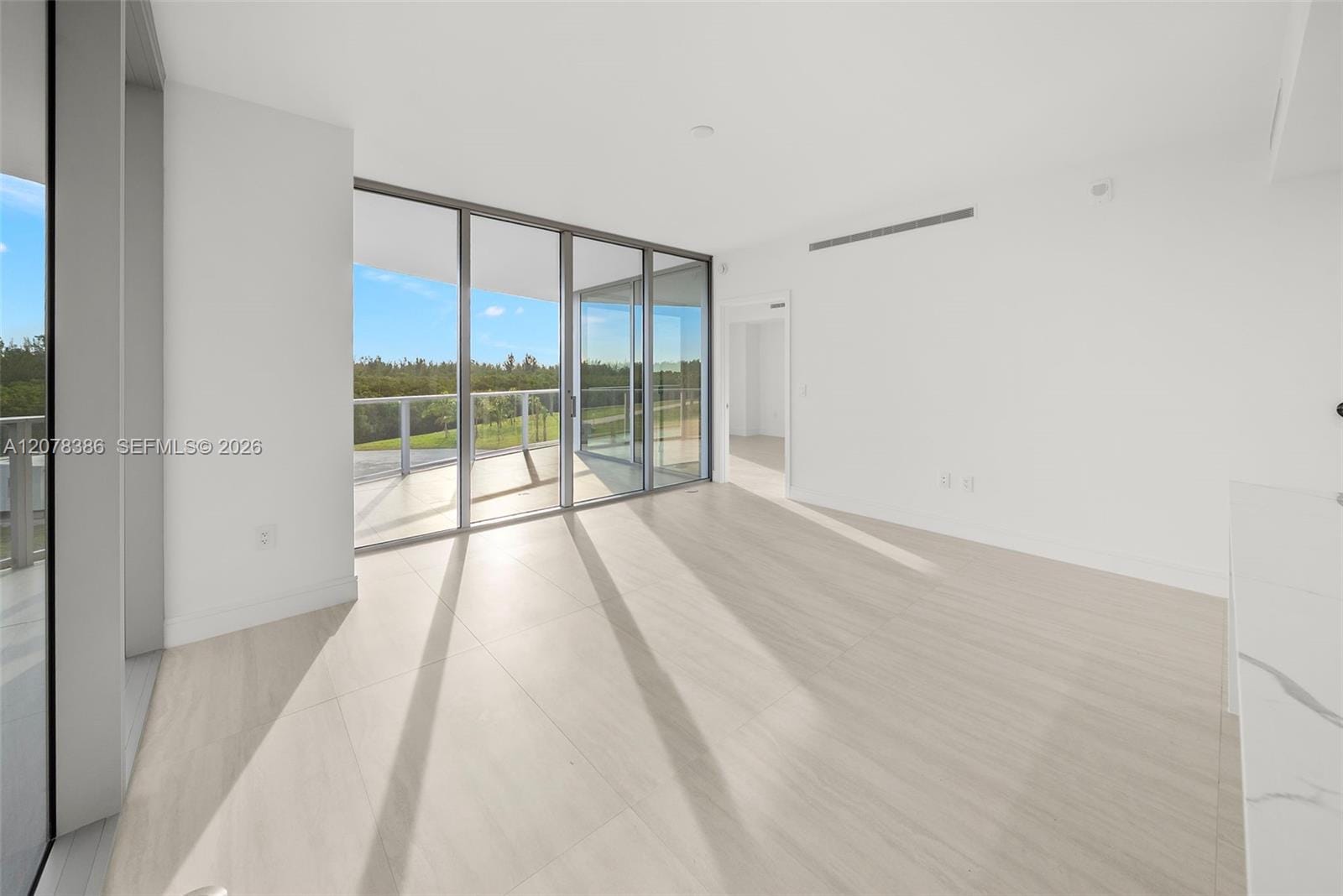 2411 Laguna Circle 311 — photo 5