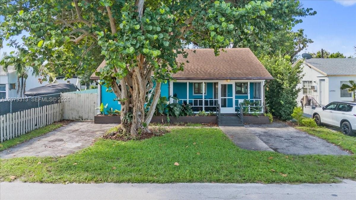 2434 Lincoln Street, Hollywood, FL 33020