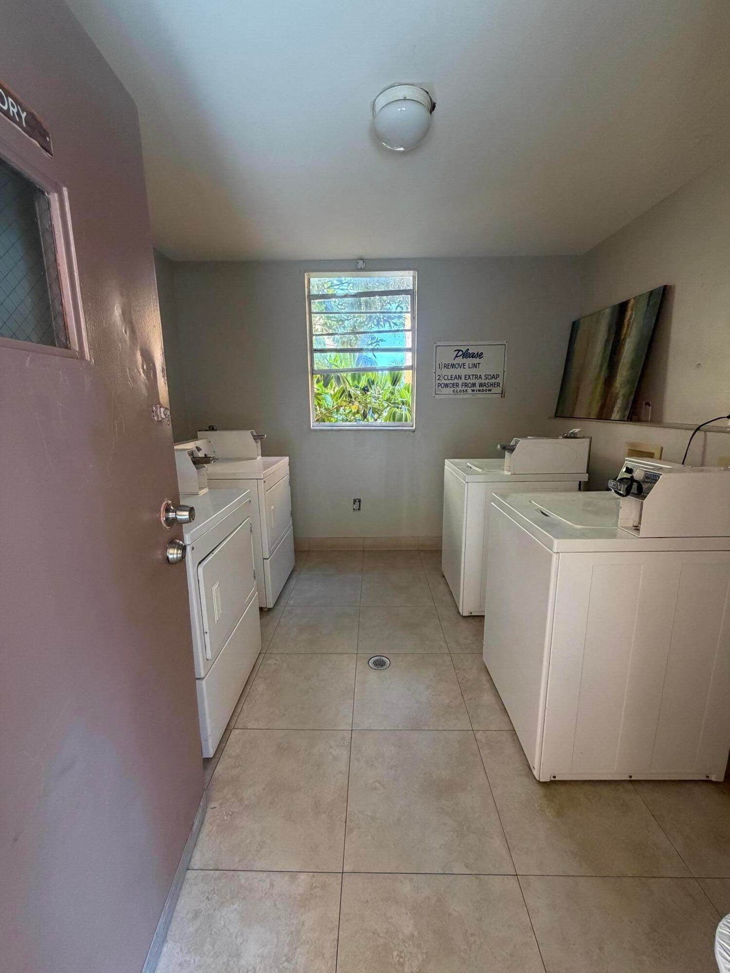 4304 NW 9th Ave 2-3B — photo 5