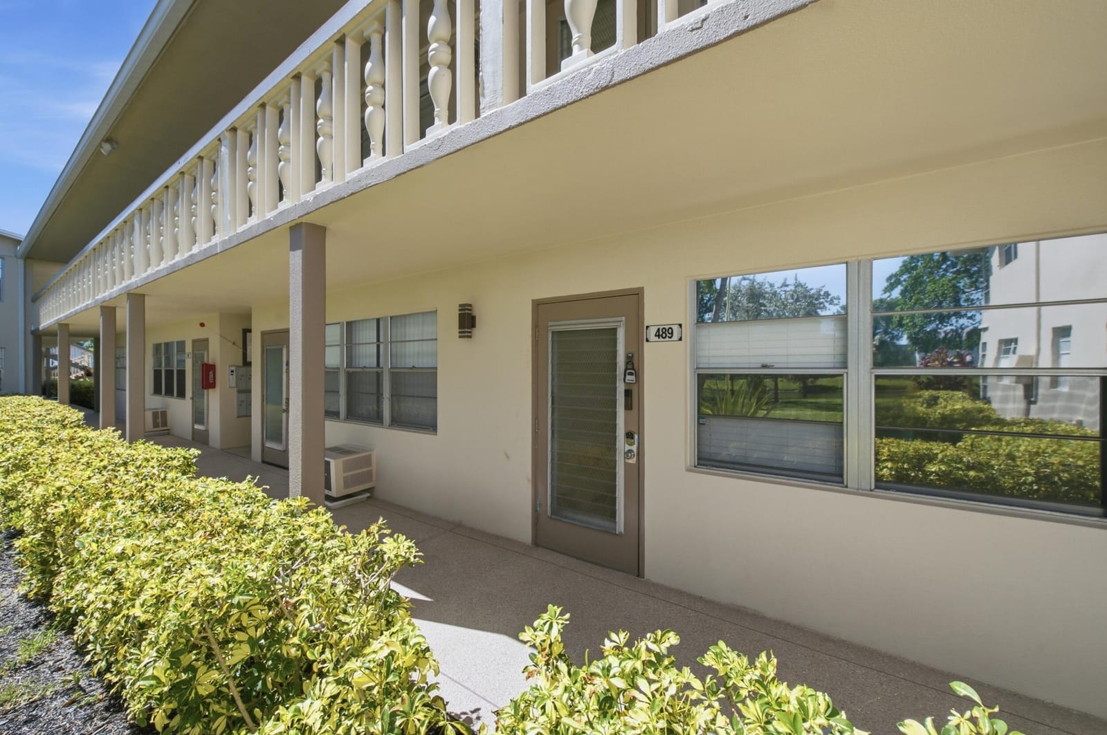 489 Tilford W — photo 4
