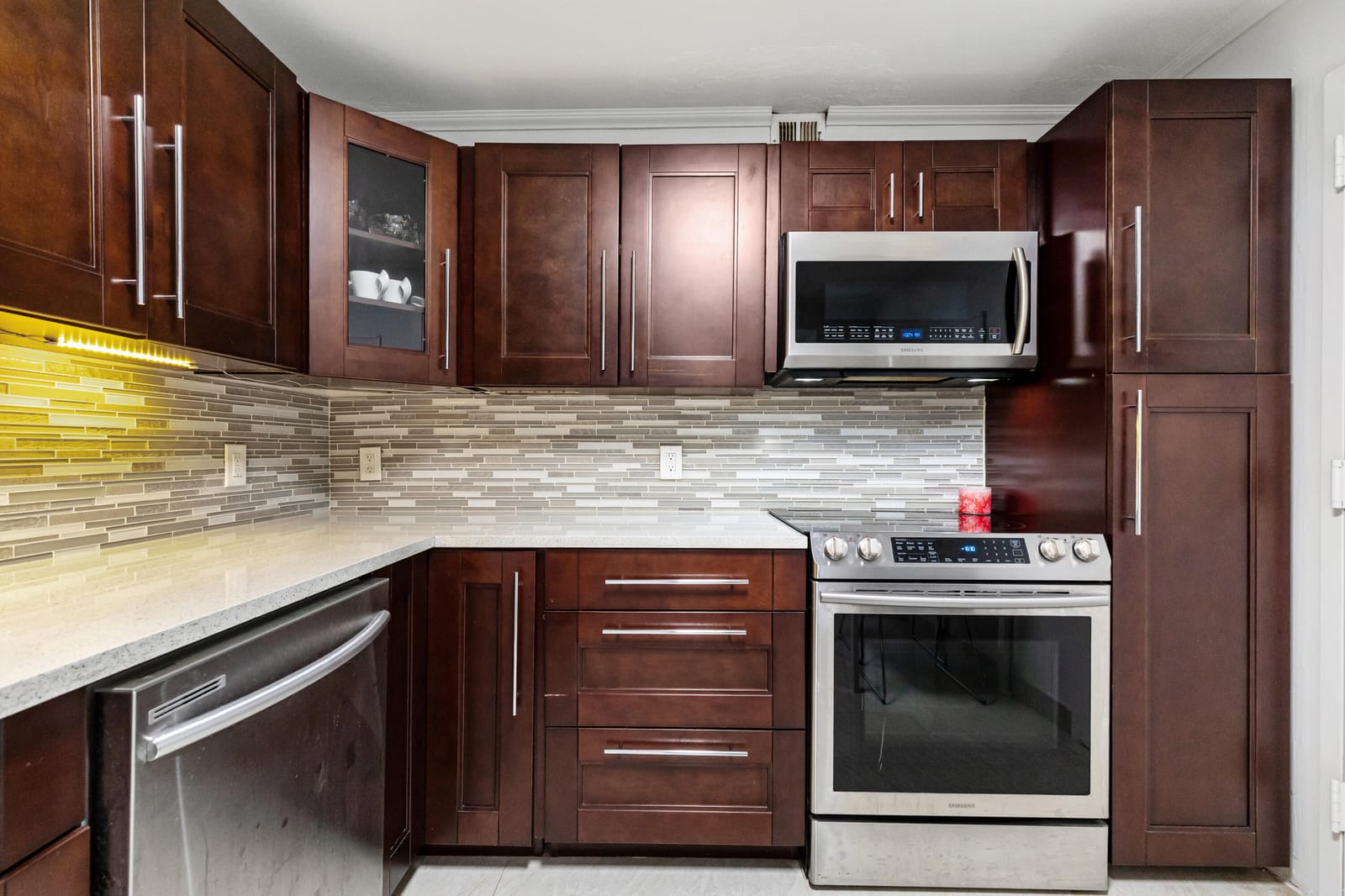 427 Golden Isles Drive 4A, Hallandale Beach, FL 33009 photo 2