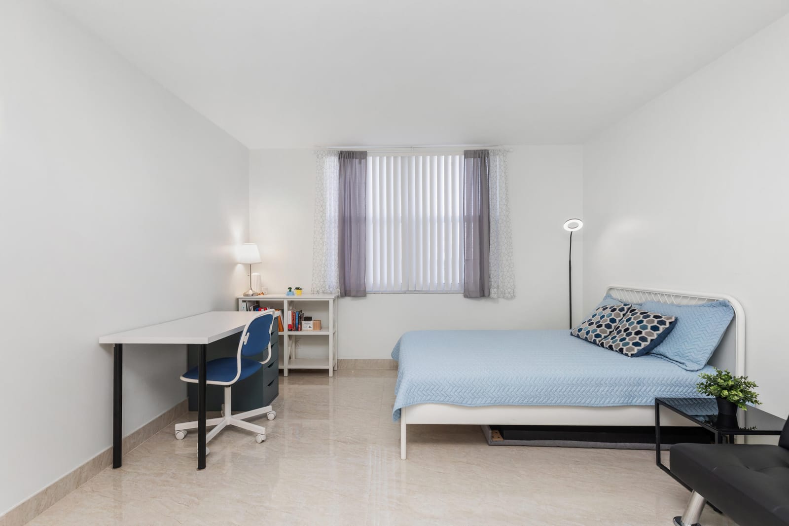 427 Golden Isles Drive 4A, Hallandale Beach, FL 33009 photo 17