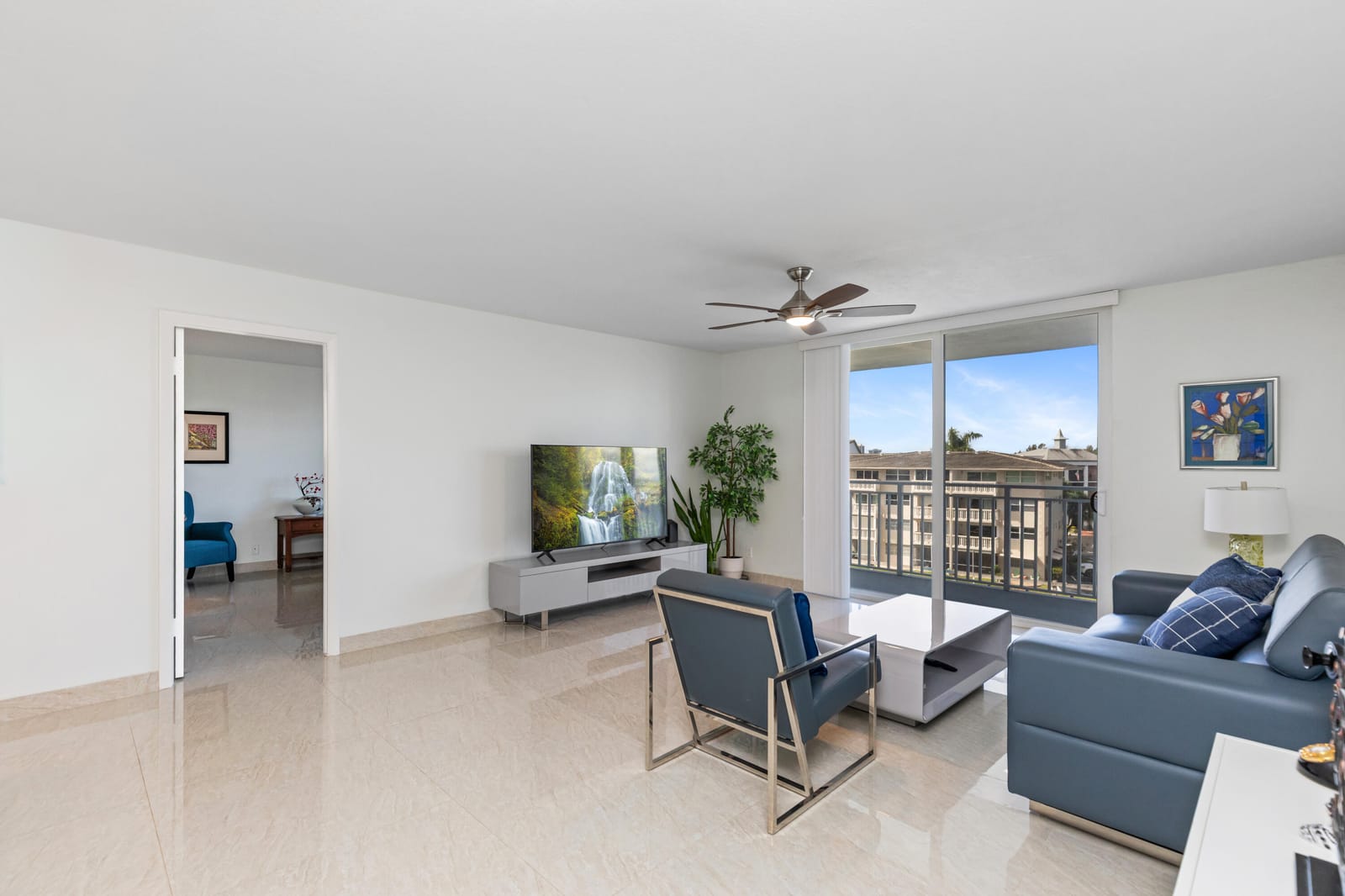 427 Golden Isles Drive 4A, Hallandale Beach, FL 33009 photo 8