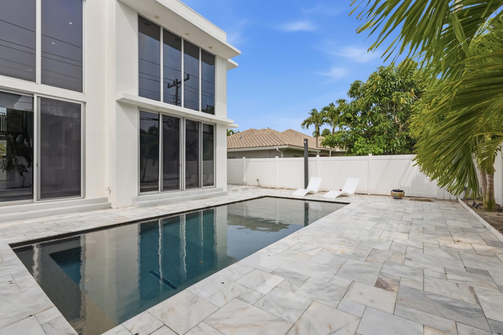 284 NE 7TH Street — photo 11