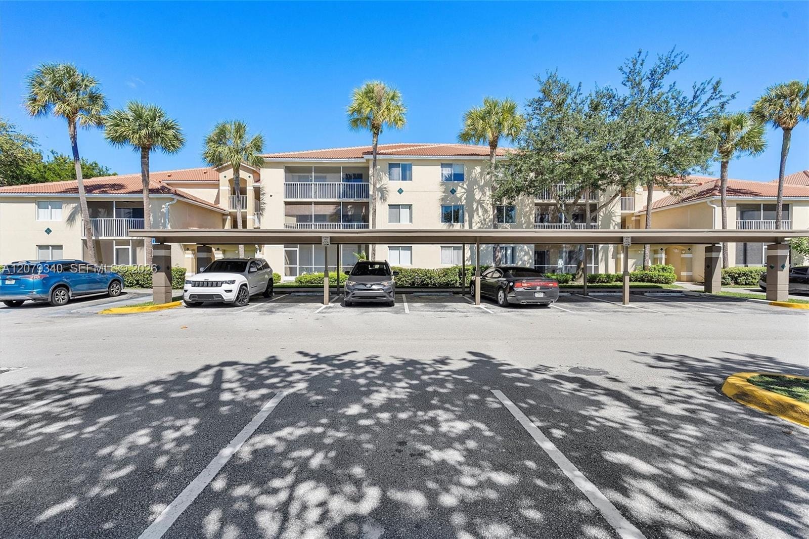 450 S Park Road 5-105, Hollywood, FL 33021
