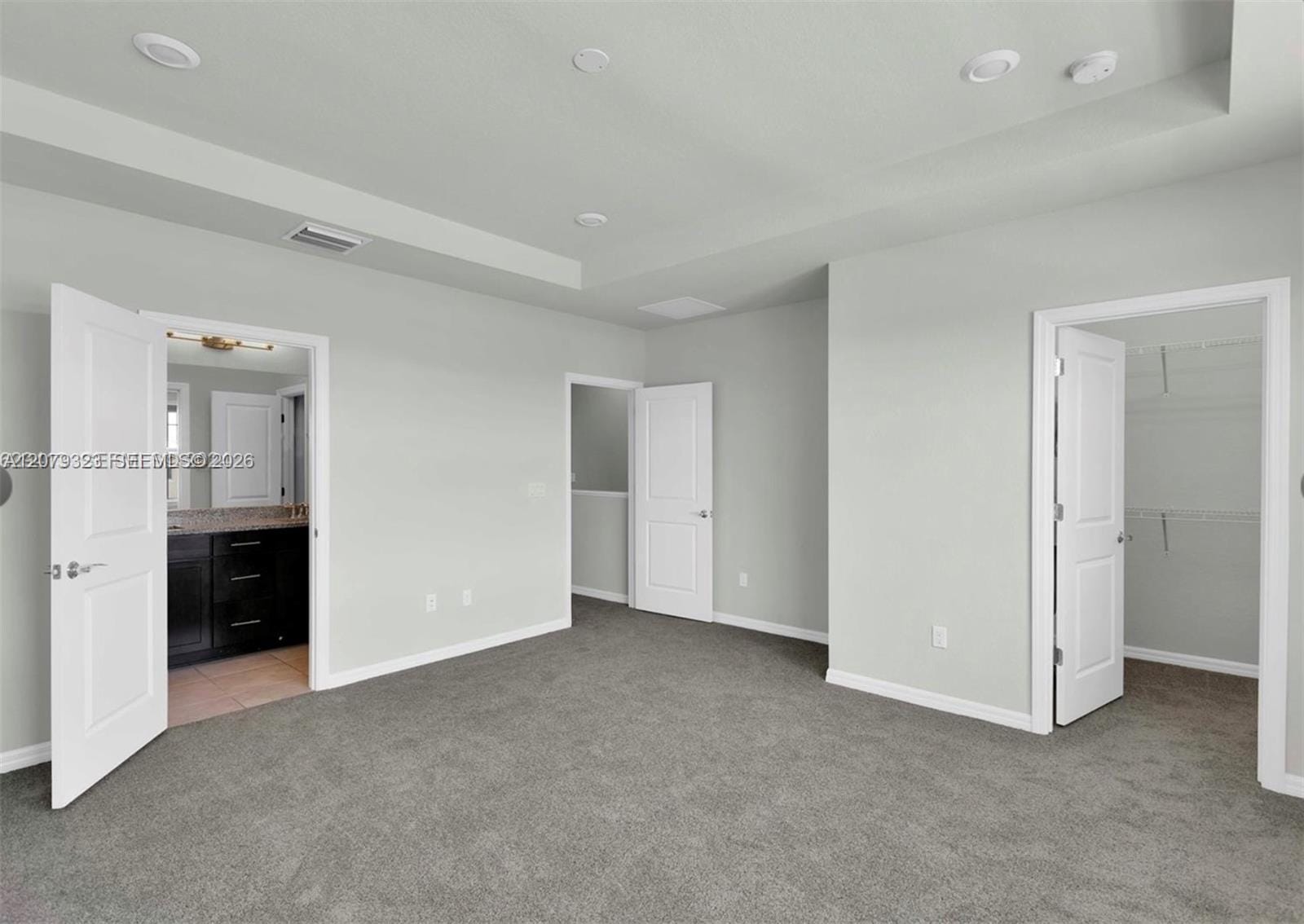 1240 Eucalyptus Drive 2 — photo 6