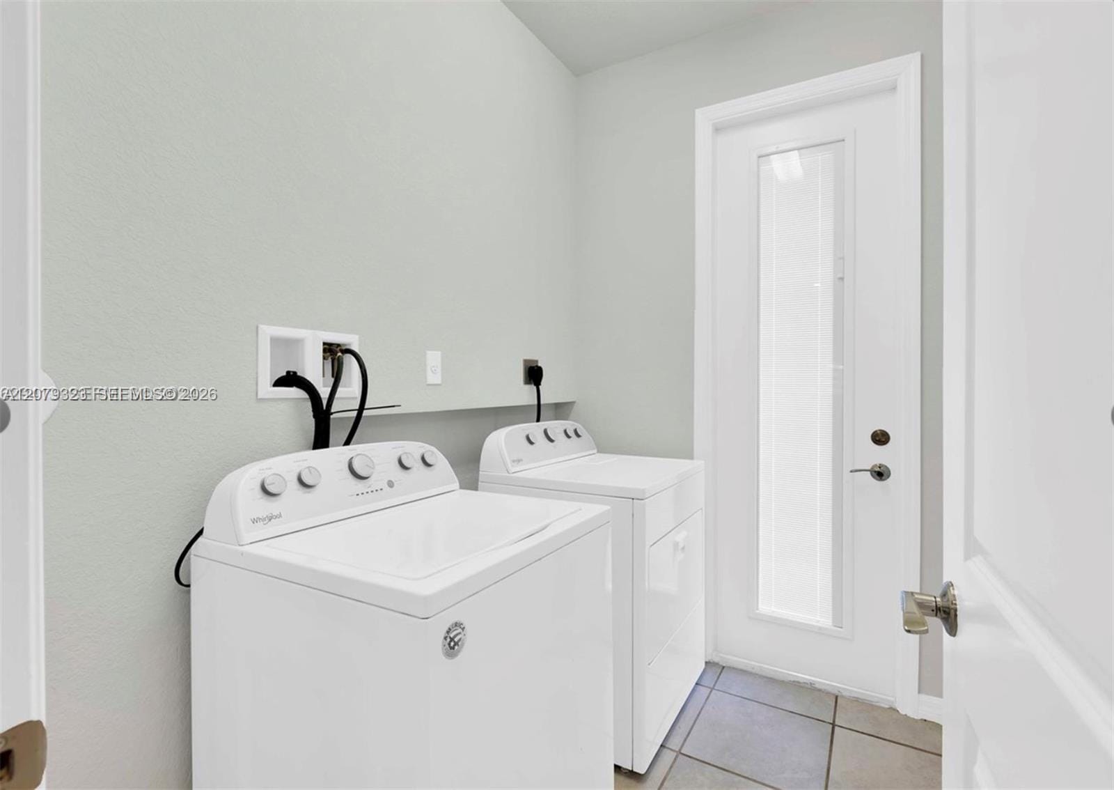 1240 Eucalyptus Drive 2 — photo 3