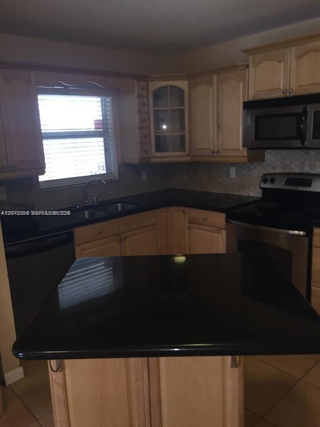 4524 SW 54th Street 502-W — photo 4