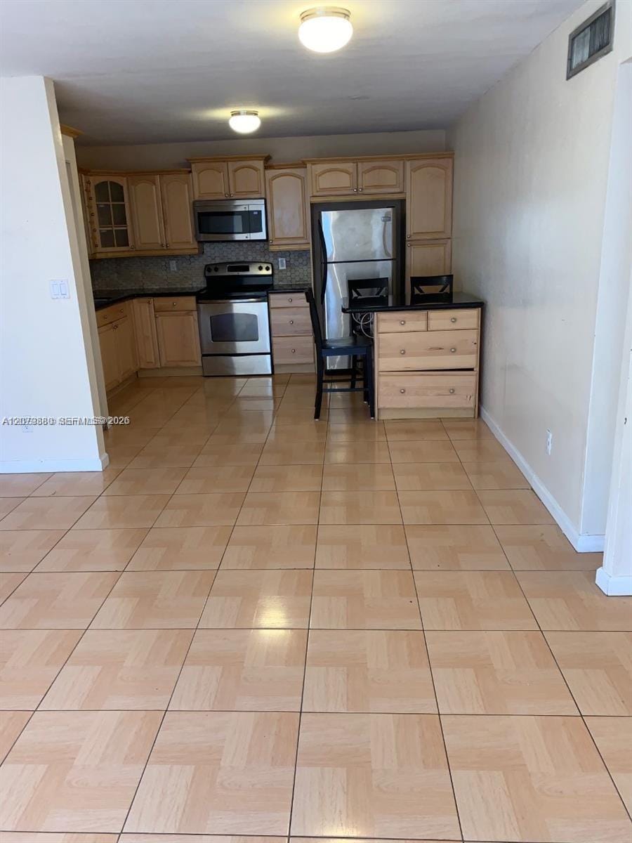 4524 SW 54th Street 502-W — photo 8