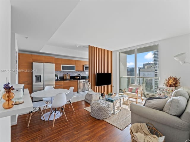 244 Biscayne Boulevard 3105, Miami, FL 33132