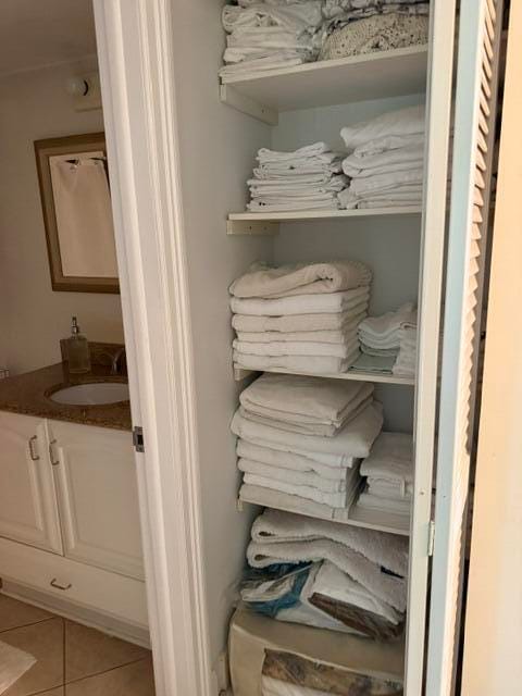 1723 EMBASSY Drive 103 — photo 10