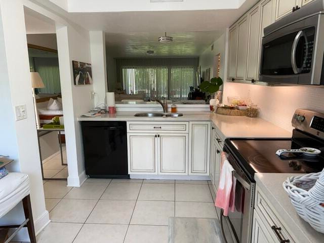 1723 EMBASSY Drive 103 — photo 6