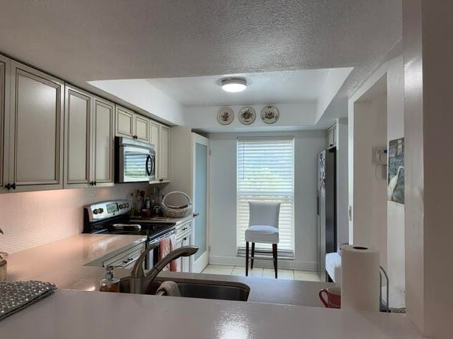 1723 EMBASSY Drive 103 — photo 7