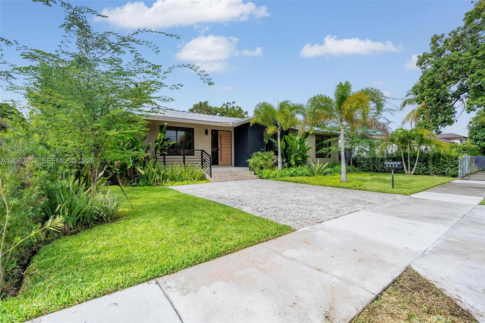 2434 SW 19th Street — photo 3