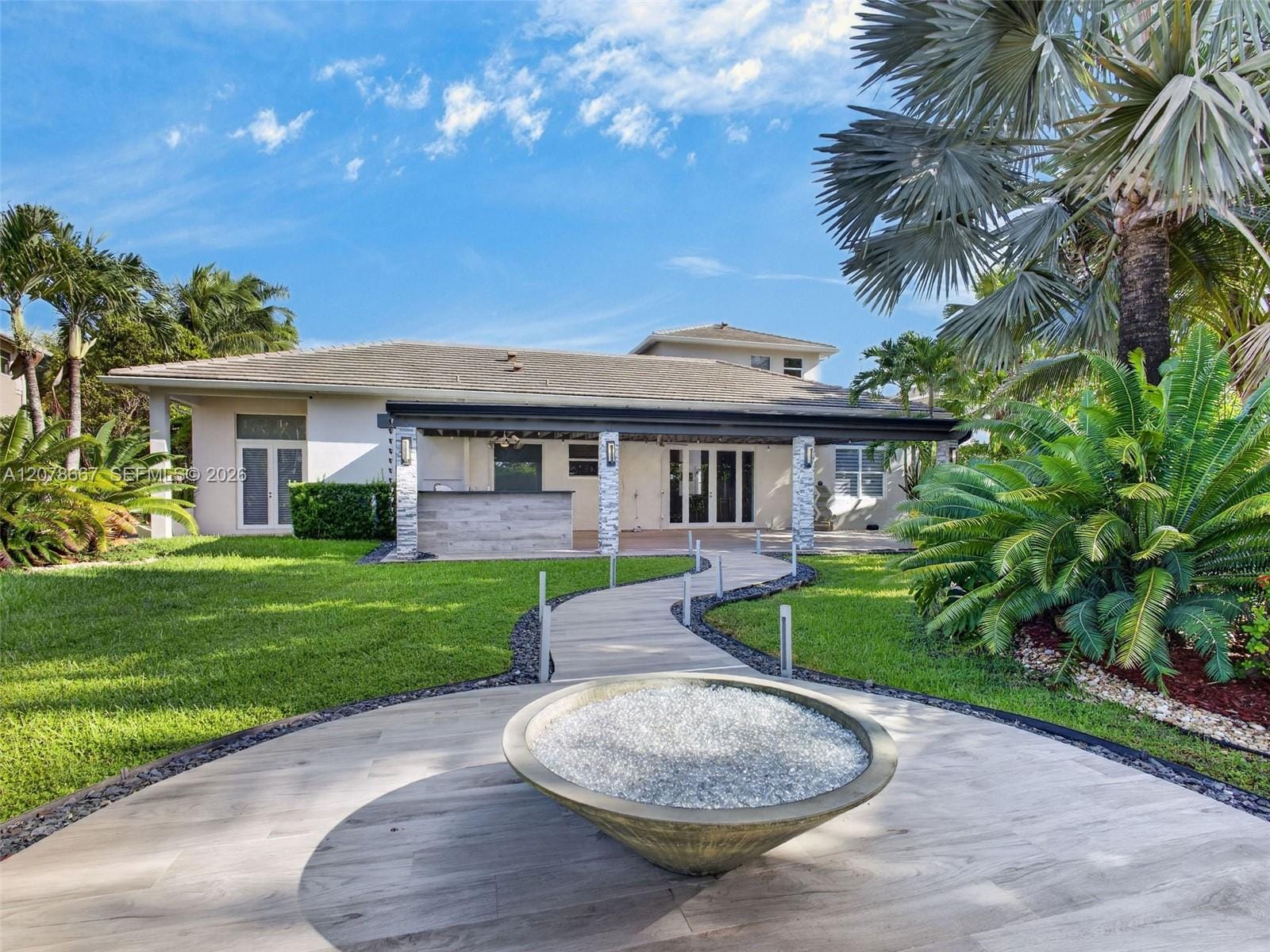 1371 Victoria Isle Drive, Weston, FL 33327