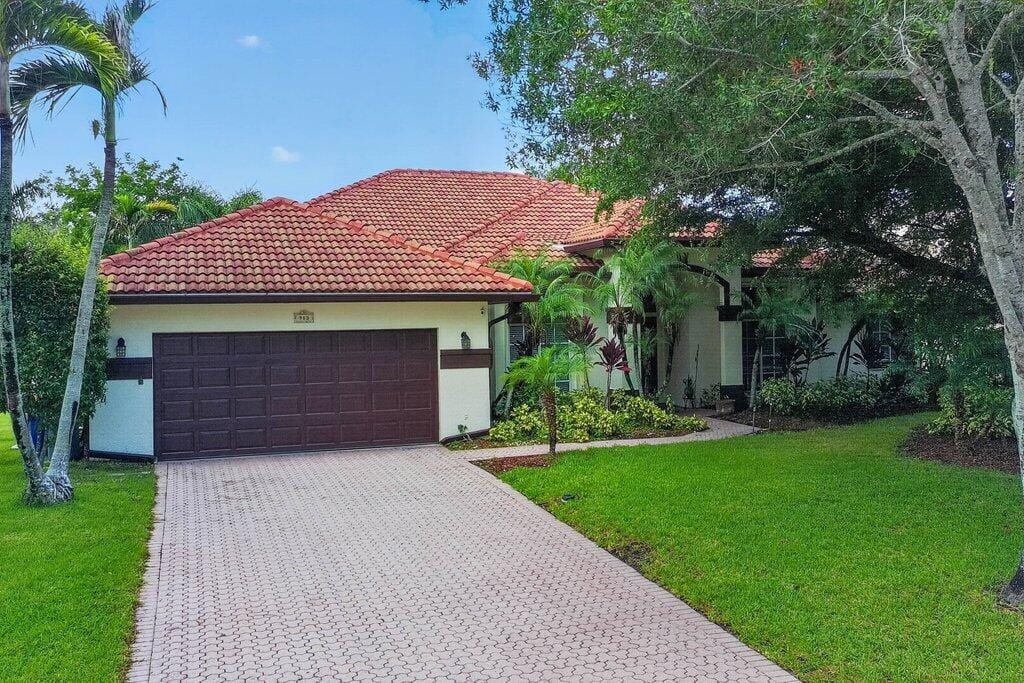 913 SW LIGHTHOUSE Drive — photo 2