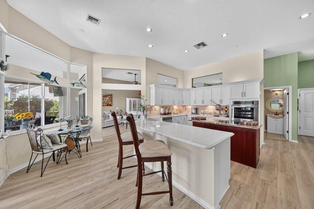 913 SW LIGHTHOUSE Drive — photo 12