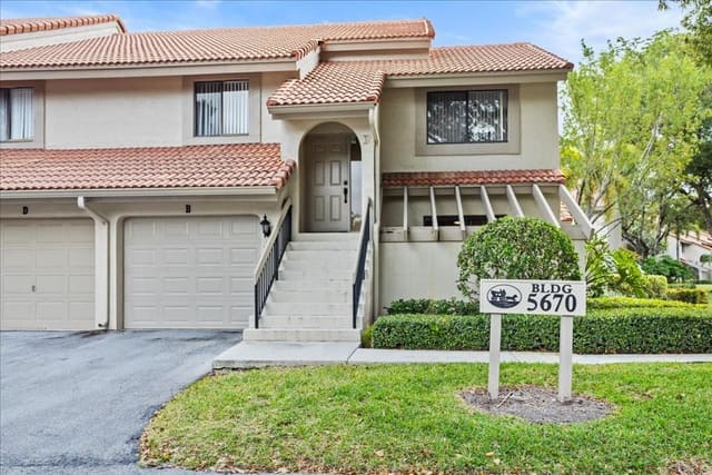 5670 Coach House Circle B, Boca Raton, FL 33486