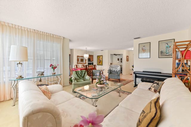 3385 Jog Park Drive, Greenacres, FL 33467