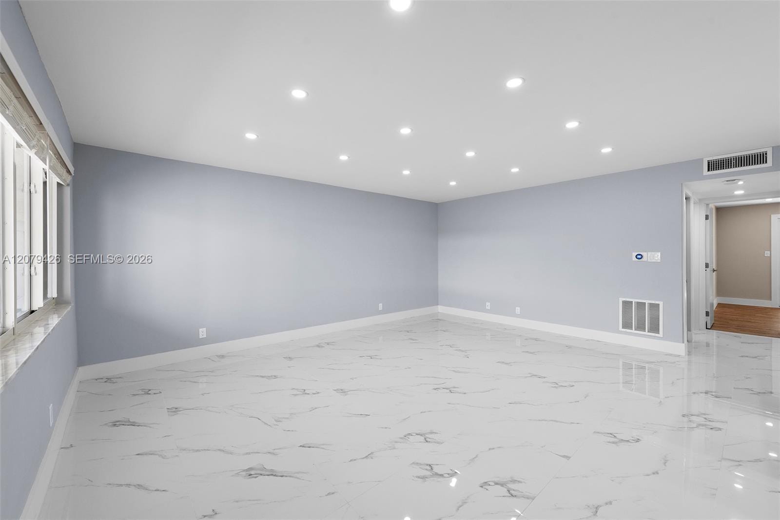 1400 NE 54th Street 107 — photo 4