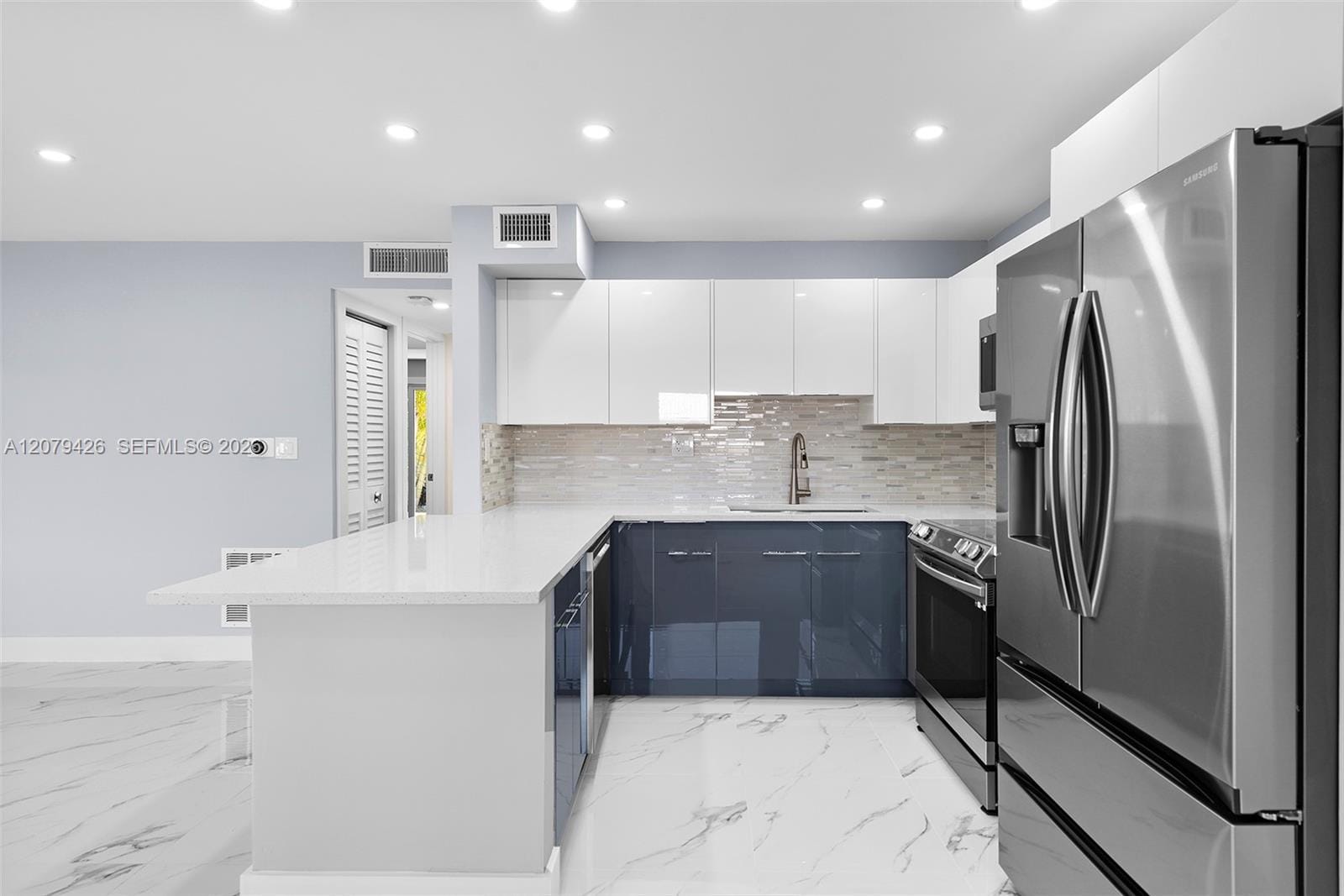 1400 NE 54th Street 107 — photo 5